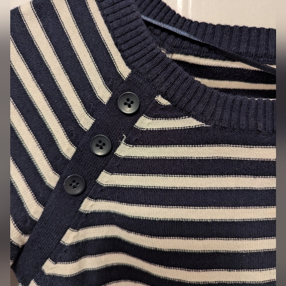 3/$20 Stripped Sweater, 3/4 Sleeve, Navy Blue and White, Size 4/S - Picture 3 of 5
